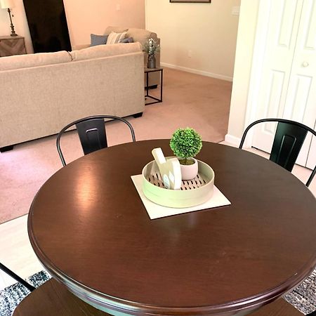 Enjoy This Amazing Home With Porch & Grill Near Dt Woodstock Quarto foto